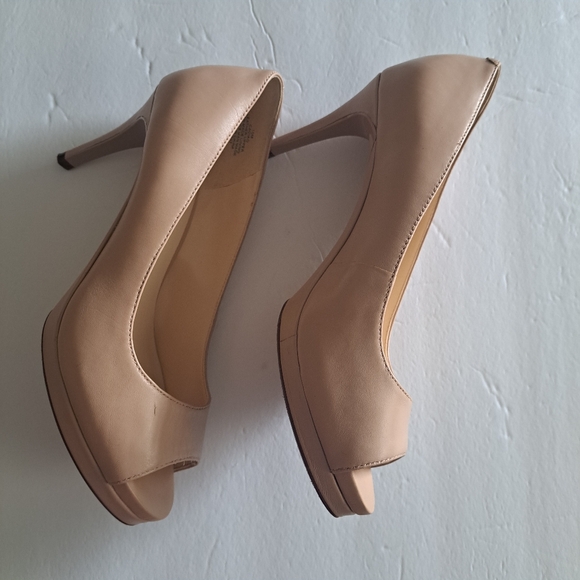 Nine West Caciao Beige Leather Peekaboo Toe 3 1/2" Heel Stilleto Women's 10 M - Picture 3 of 12